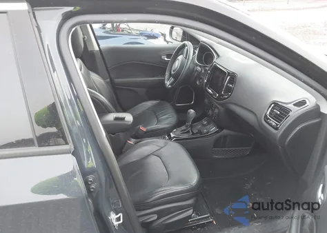 2018 Jeep Compass Limited 4X4 z USA, uszkodzony, nr VIN 3C4NJDCB4JT114403